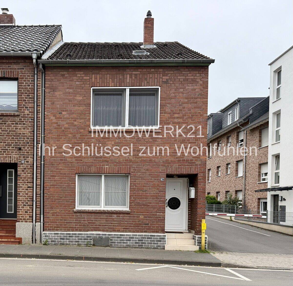 Wunderschönes Reihenendhaus aufwendig renoviert und ausgebaut in zentraler Lage von Euskirchen!, 53879 Euskirchen