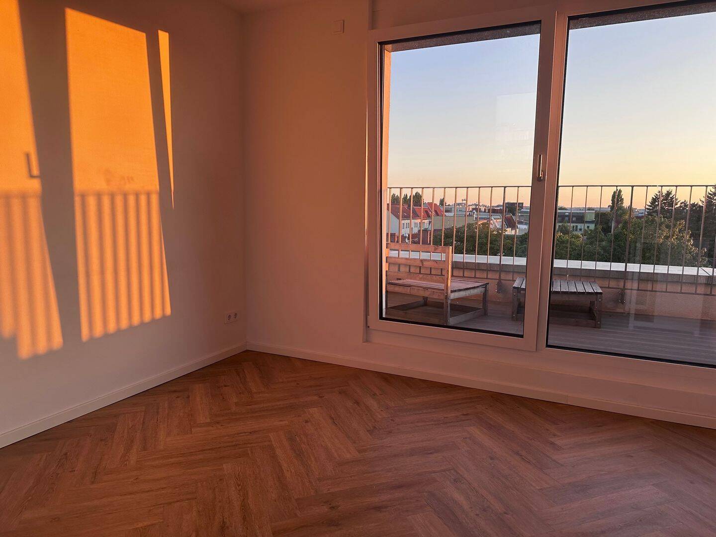 Sonnige 2-Zimmer-Wohnung mit großer Terrasse, 12489 Berlin (Treptow-Köpenick)