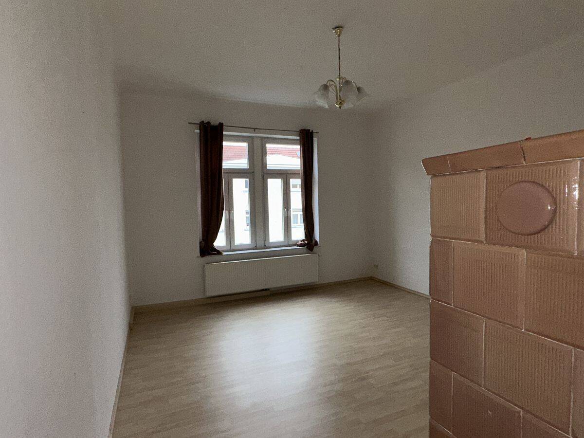 4 Raum-Etagenwohnung mit Kachelofen, 2763 Zittau