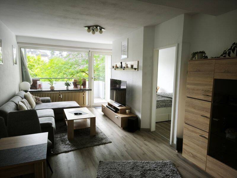 Zentrumsnah und trotzdem ruhig! Vermietete 2 Zimmer-Eigentumswohnung mit geräumiger Loggia!, 40721 Hilden (Unterbach)