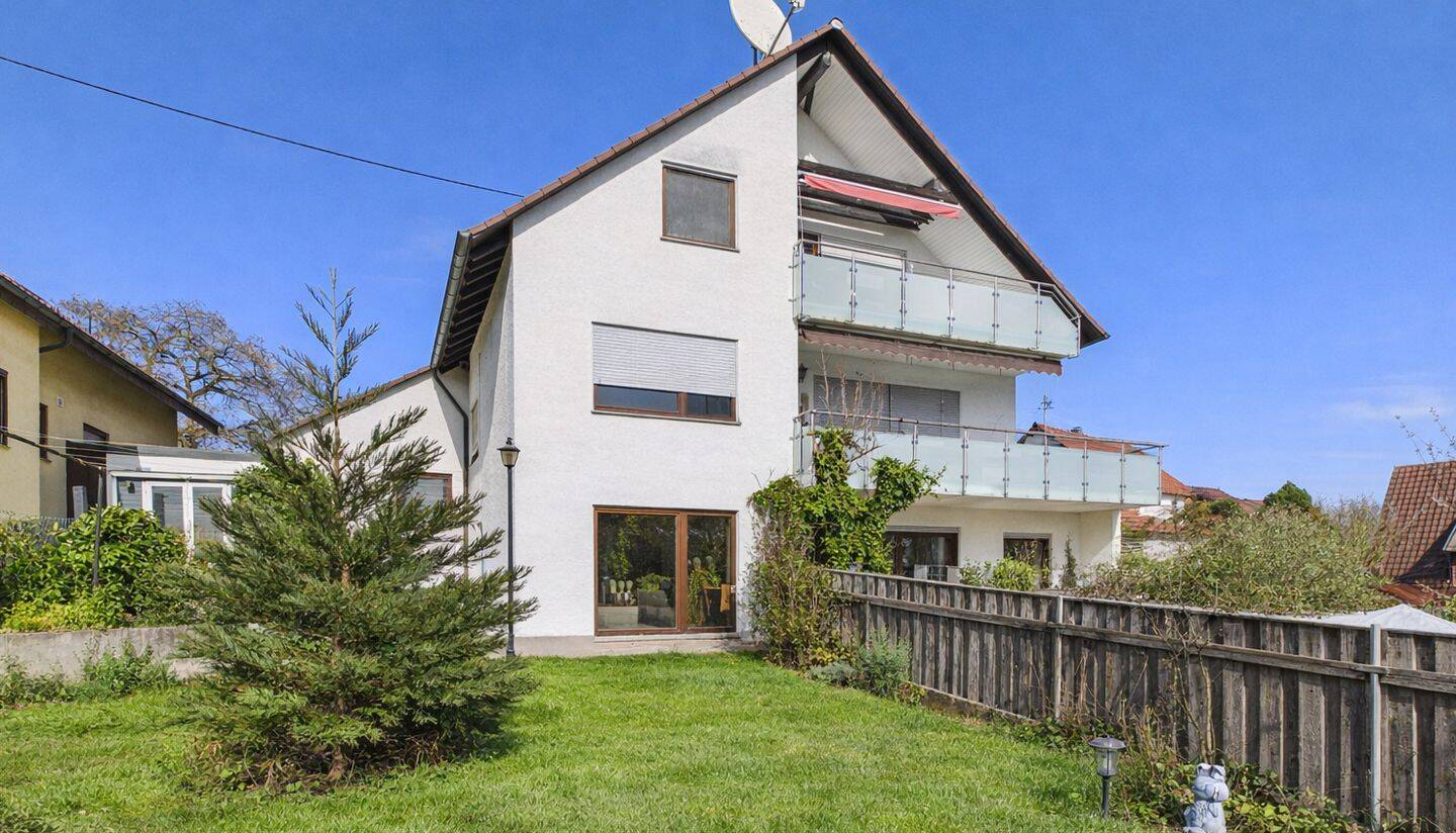 Gepflegtes Einfamilienhaus mit Einliegerwohnung, und schönem Garten!, 71336 Waiblingen