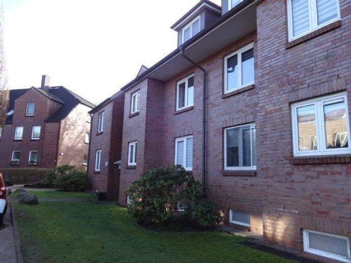 Bitte unsere Fragen beachten! HH-Farmsen, 2,5 Zimmer Maisonette Wohnung im 2. OG. und DG. mit Balkon, 22159 Hamburg (Wandsbek Bramfeld Farmsen-Berne Sasel Tonndorf)