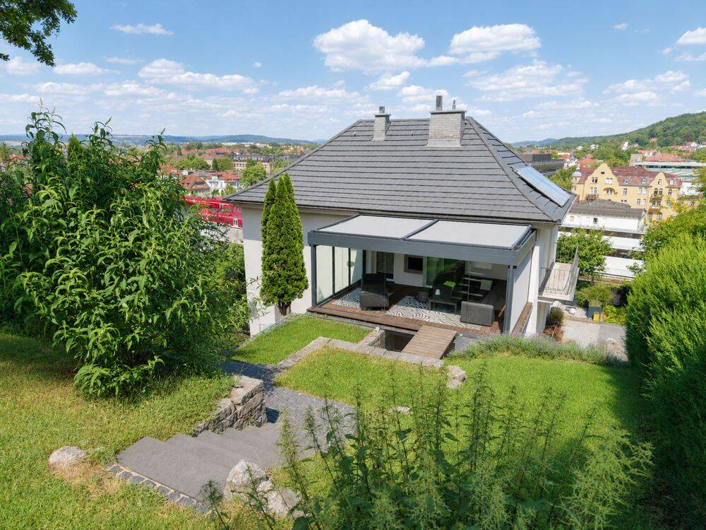 Aufwendig saniertes Wohnhaus mit herrlichem Fernblick, Sauna und Pool in Coburg-nähe Bahnhof, 96450 Coburg