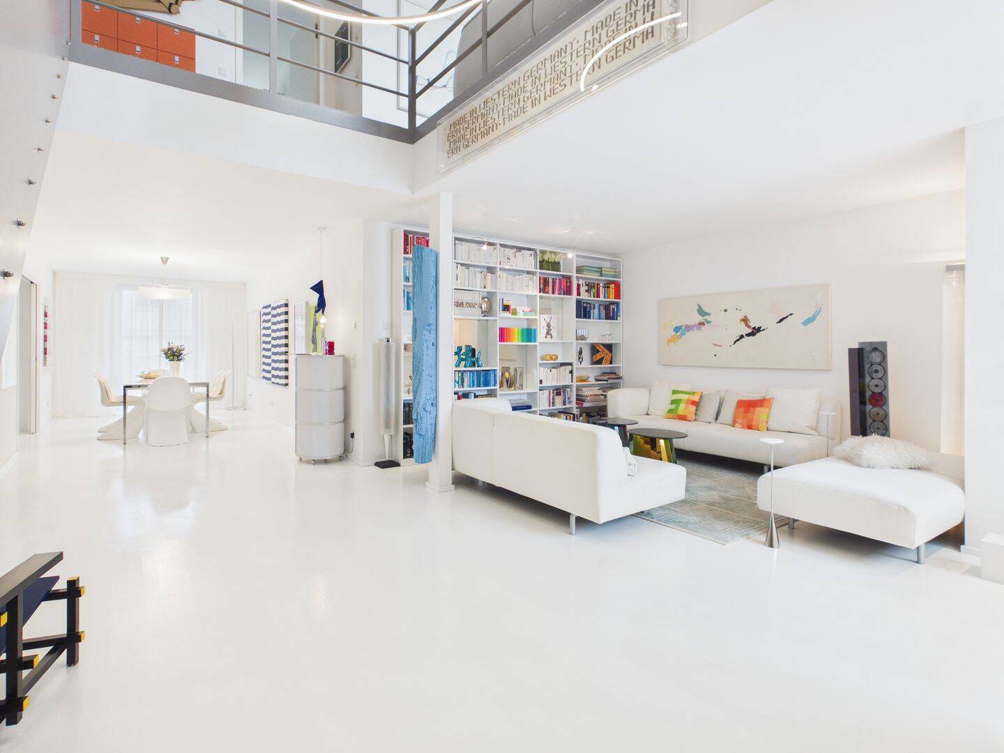 Designwohnung mit Rheinblick, zwei Balkonen & Garage, 50668 Köln (Innenstadt-Nord Altstadt-Nord Neustadt-Nord)