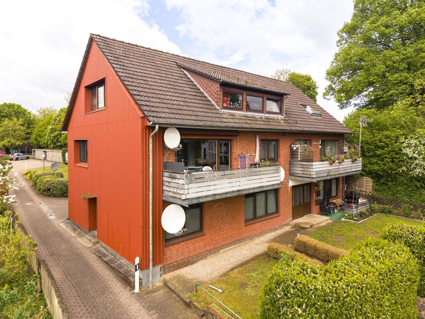 Mehrfamilienhaus mit großzügigem Gartengrundstück und Parkplätzen, 22952 Lütjensee