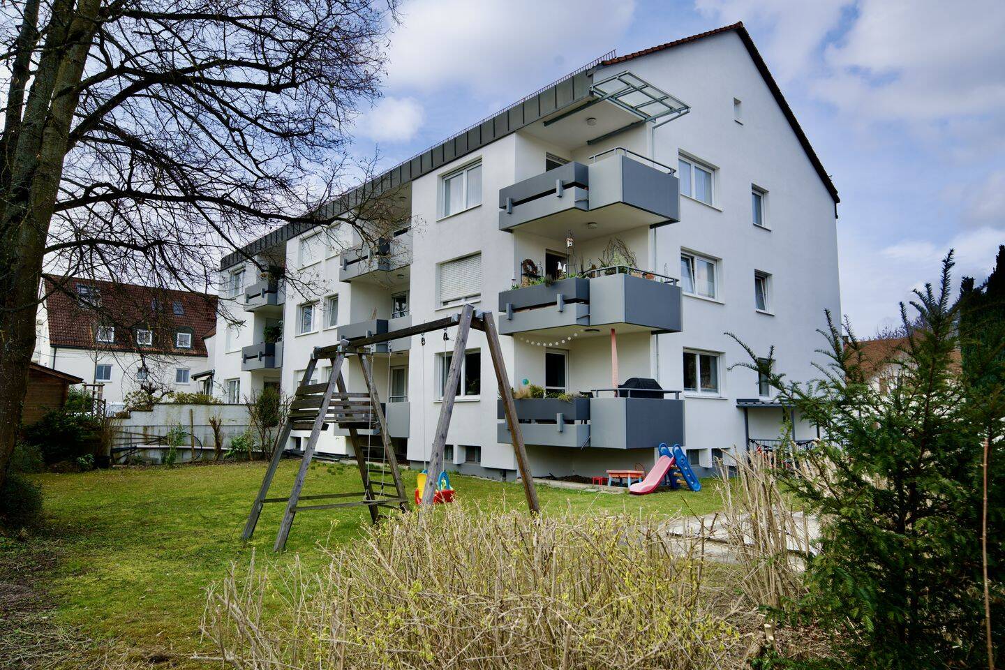 Großzügige 4-Zimmer Wohnung mit 2 Balkonen und Garage (Whg. 4), 85356 Freising