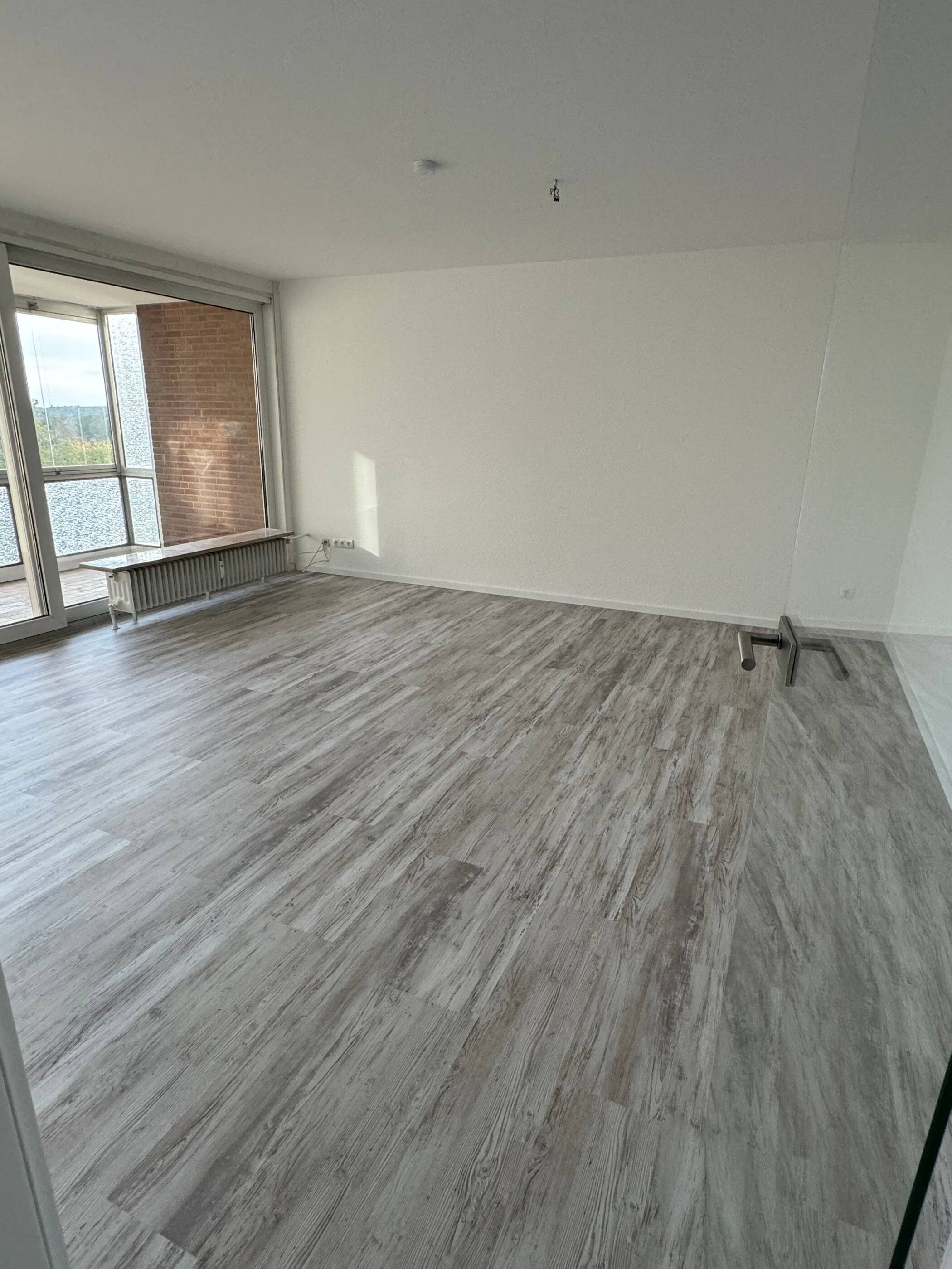 Sanierte 3 Zimmerwohnung mit Einbauküche & Balkon, 49088 Osnabrück (Dodesheide Gartlage Sonnenhügel)