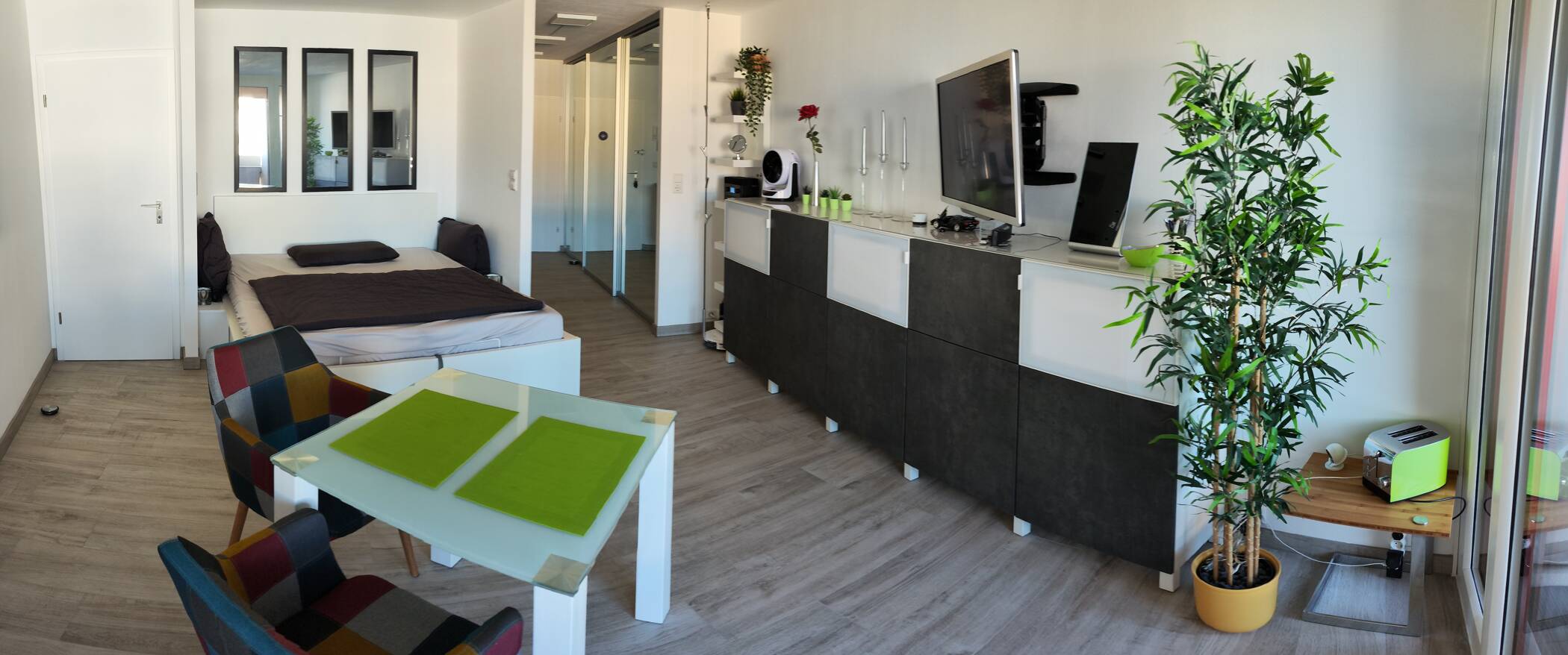Luxuswohnung im Herzen von München mit Dachpool und Whirlpool im Bad, absolut ruhige Lage nahe 2 U-Bahnstationen, Tiefgarage bei Bedarf verfügbar, 80802 München (Maxvorstadt Schwabing-Freimann)