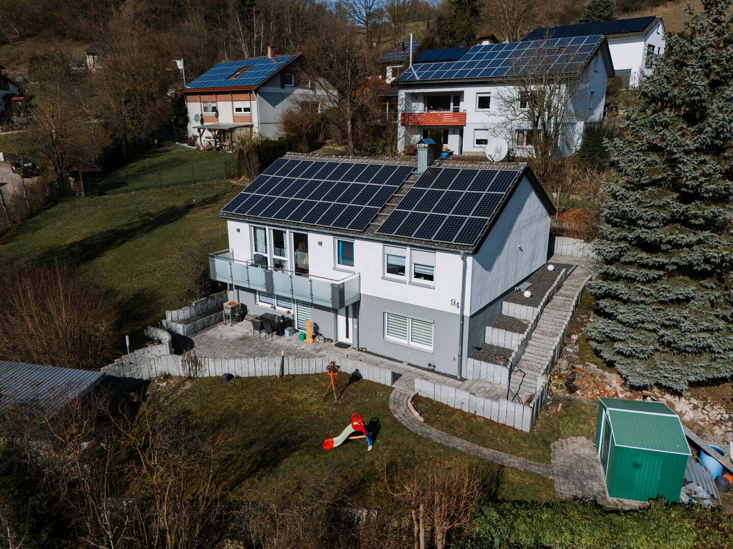 Kernsaniertes Einfamilienhaus mit Einliegerwohnung, Photovoltaik und traumhaftem Blick ins Kochertal, 74547 Untermünkheim