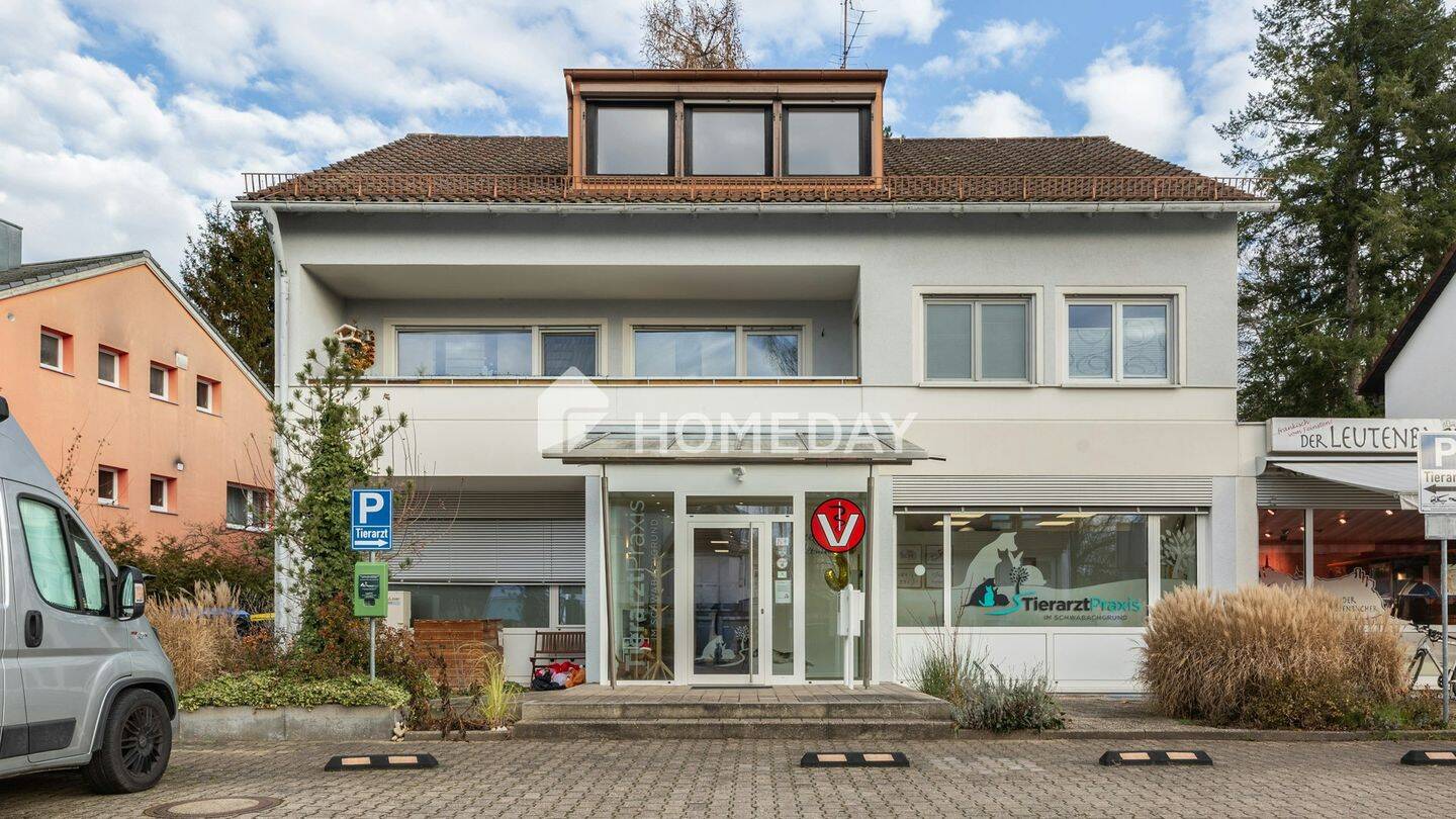 Großzügige 3,5-Zimmer-Wohnung mit Südwest-Loggia und Stellplatz in gefragter Lage von Erlangen, 91054 Erlangen (Burgberg Erlangen-Nord Erlangen-Ost Innenstadt Sieglitzhof)