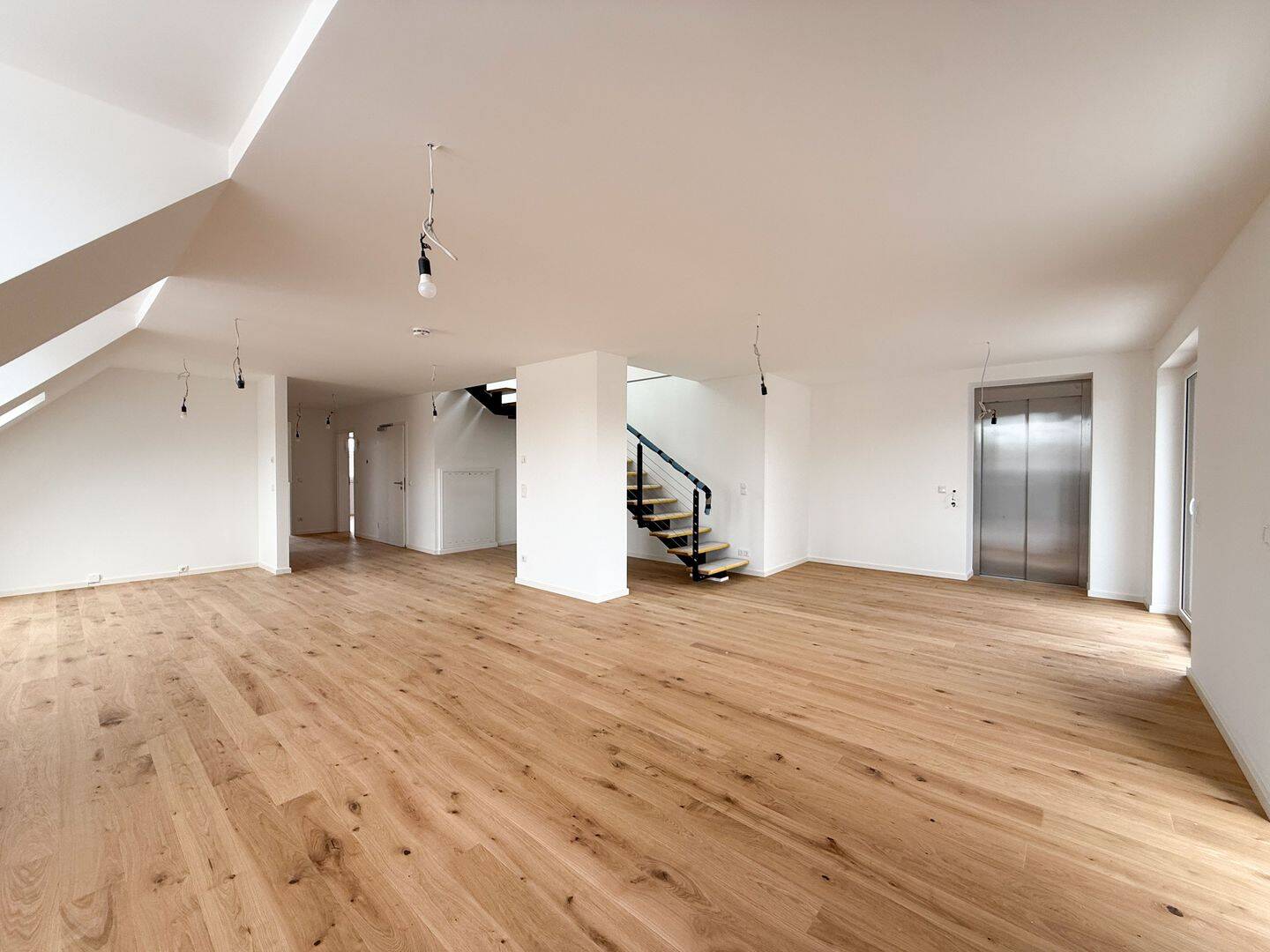 Neubau-Maisonette mit direktem Aufzugzugang, 97318 Kitzingen