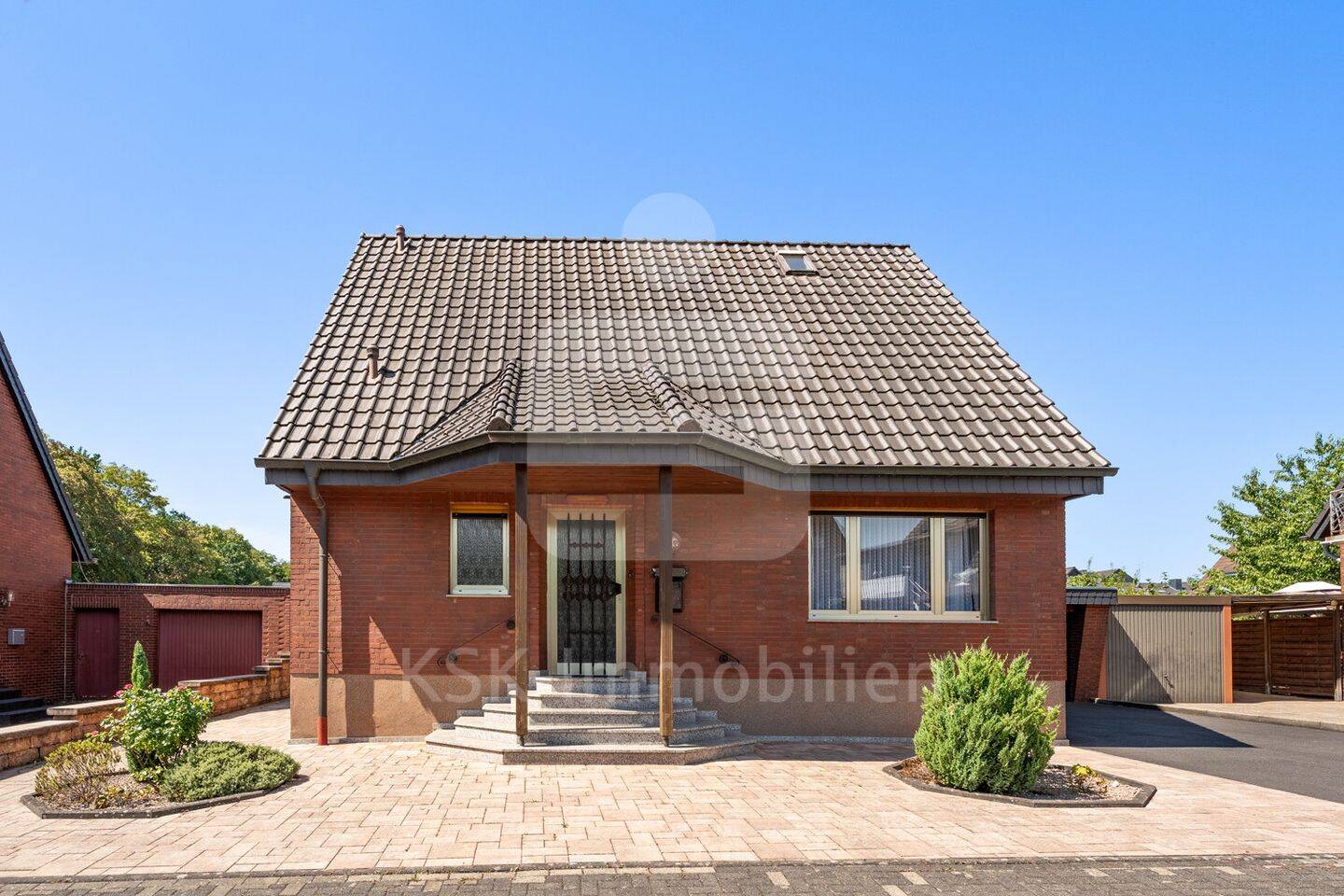 Frechen-Grefrath, frei stehendes, gepflegtes Einfamilienhaus mit großem Garten., 50226 Frechen