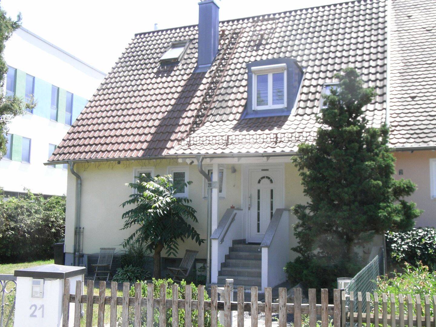 Modernisierte Doppelhaushälfte mit Garage, kleiner Werkstatt in attraktiver Lage, 84030 Ergolding (Industriegebiet)