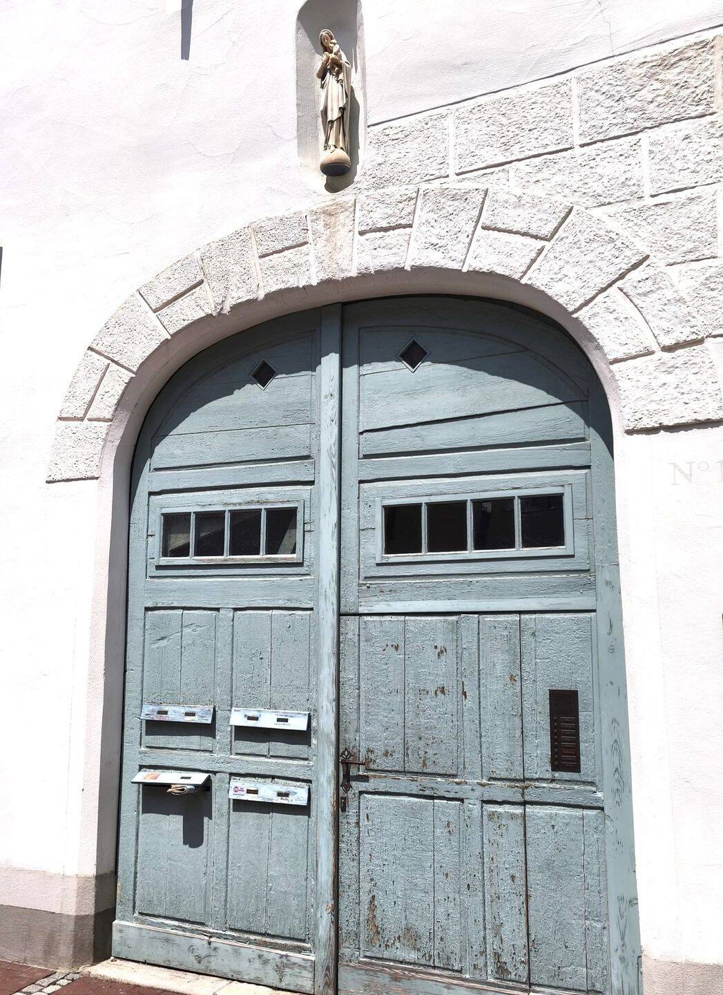 Schongau Altstadt: Große 2-Zimmer-EG-Wohnung im historischen Gebäude, 86956 Schongau