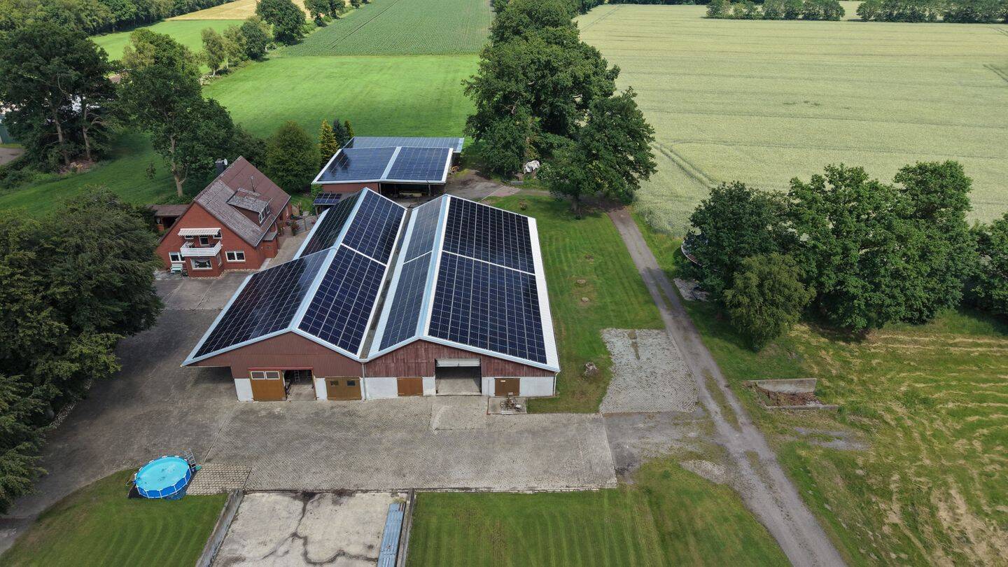 Traumhafte Hofanlage mit 330 m² Wohnfläche, drei Scheunen und ca. 16.000 m² Weideland, 27616 Beverstedt