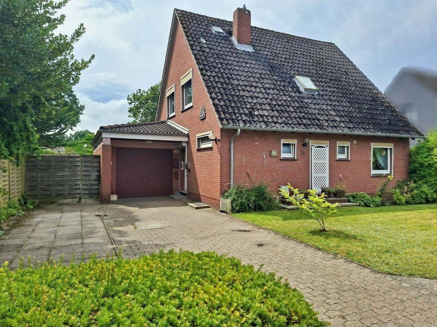Einfamilienhaus mit Garage u. Stellplätzen in ruhiger Lage – ideal für Familien und Gartenliebhaber!, 26419 Schortens (Stadt Wilhelmshaven)