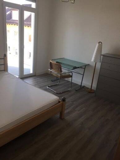 Möbliertes WG Zimmer in Frankfurt Griesheim im 2. OG mit Balkon zu vermieten, 65933 Frankfurt am Main (Griesheim)