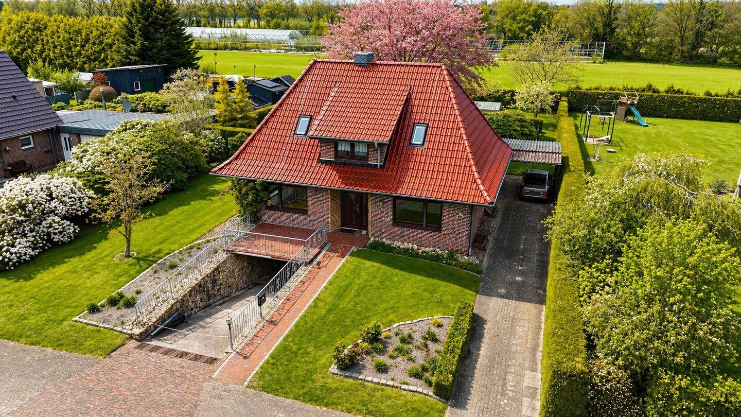 FELDRANDLAGE MIT WEITSICHT – GROSSER GARTEN, MAXIMALE PRIVATSPHÄRE & IDEALE ANBINDUNG, 26655 Westerstede