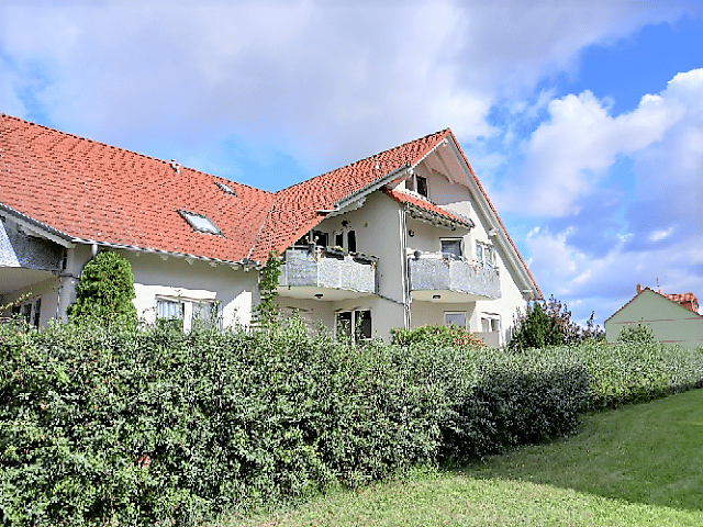 Tolle 3 Zi.-Whg. | Bad mit Wanne und Dusche, |Gäste WC | AK | Balkon | Carport, 4509 Delitzsch