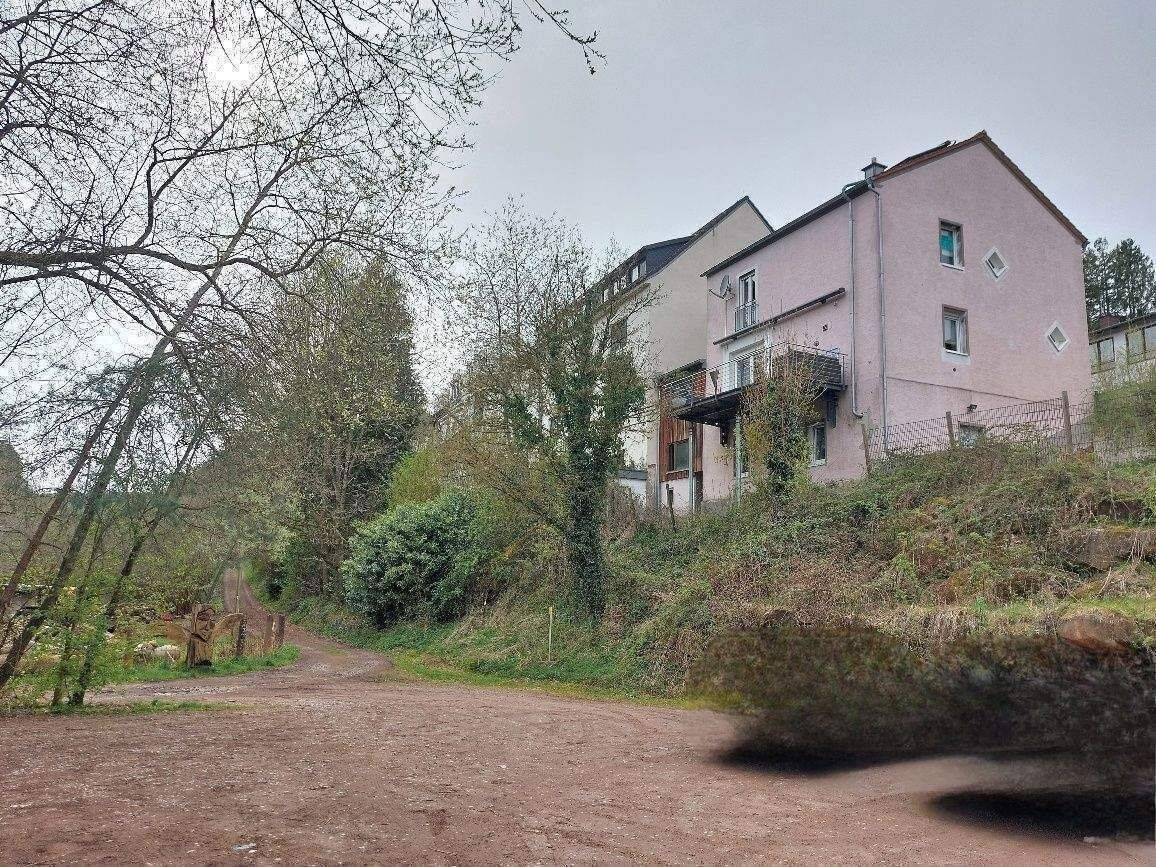 Rodalben-Pfalz! TOP 1 FHS mit Balkon, Terrasse, Garten und Garage, kernsaniert + renoviert! (DG + ca.40 m² Wfl) Nähe Bruderfels. Sofort frei!, 66976 Rodalben