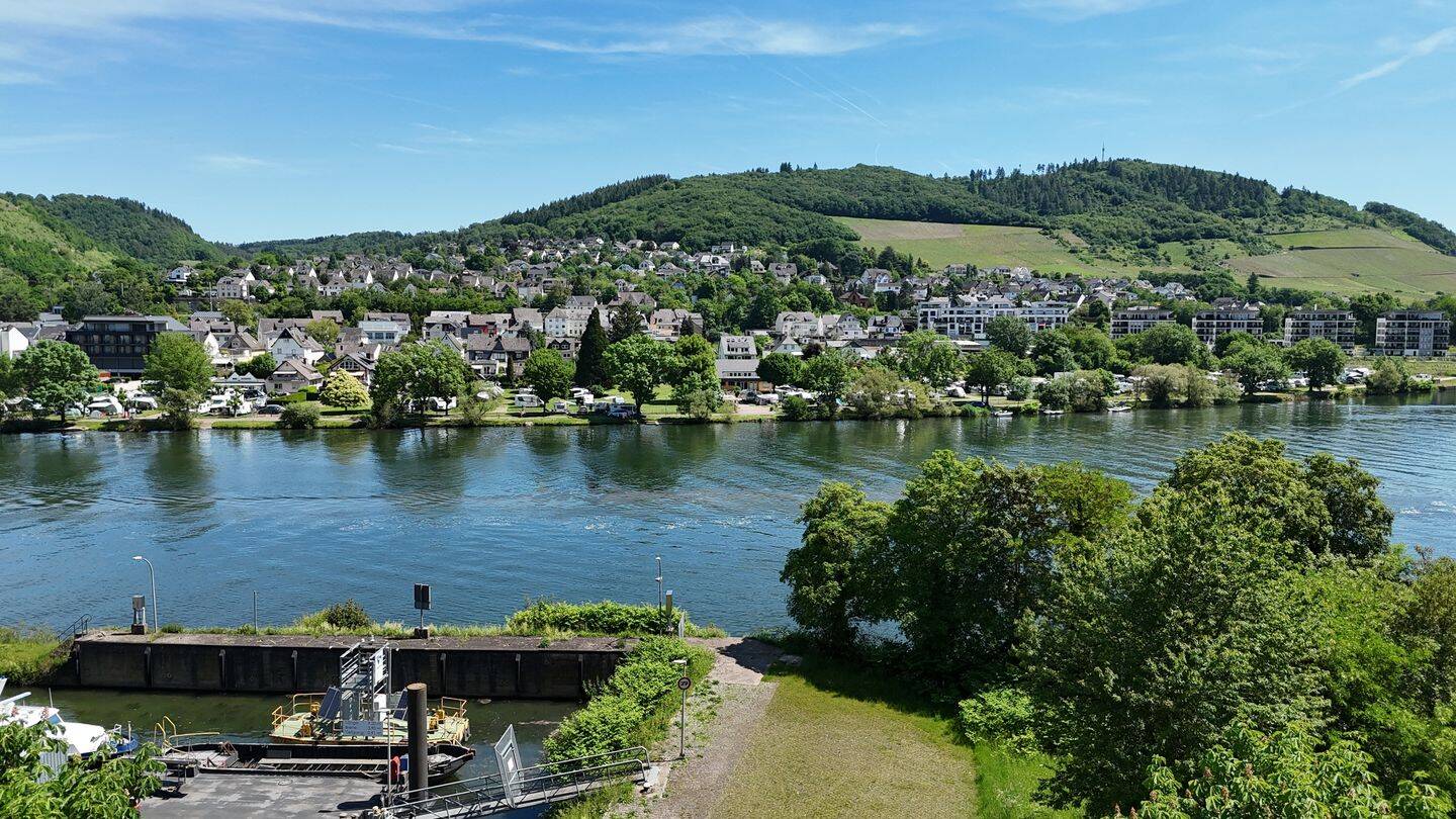 Baugrundstück mit spektakulärem Moselblick – ca. 2.500 m² Entwicklungsfläche, 56859 Alf