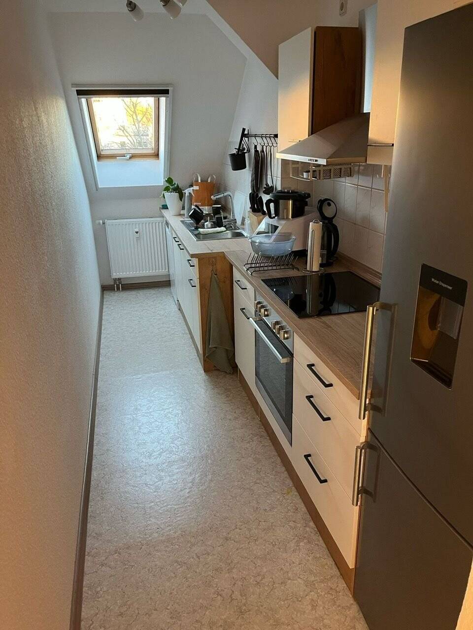 gemütliche 45 m² DG 2 Raum Wohnung mit Einbauküche, 9337 Hohenstein-Ernstthal