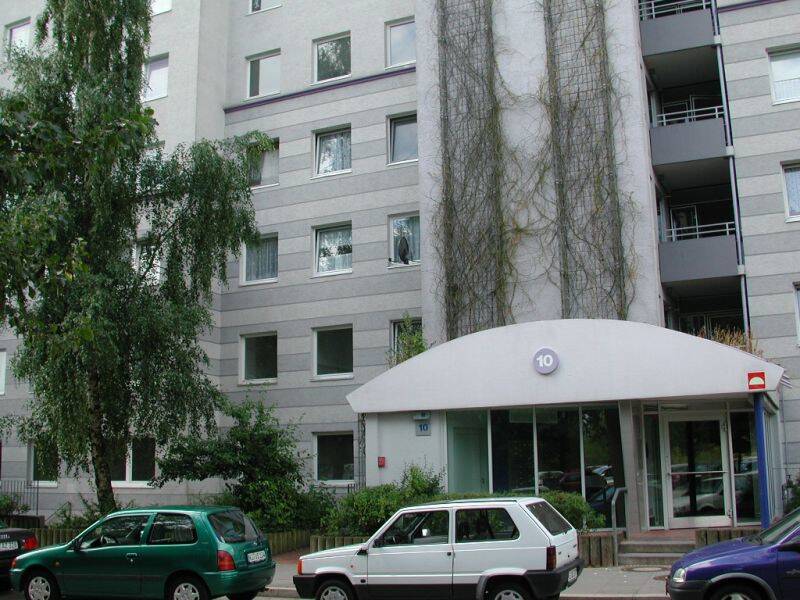 Familienfreundliche 3 1/2-Zimmer Wohnung mit Vollbad und Balkon, 24109 Kiel (Hasseldieksdamm Mettenhof)
