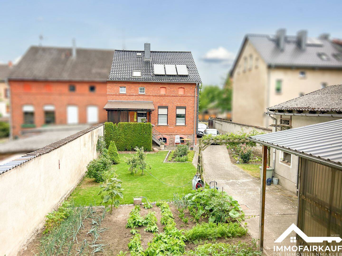 Charmante Doppelhaushälfte in ruhiger Lage mit historischem Charakter und viel Potenzial, 39340 Haldensleben
