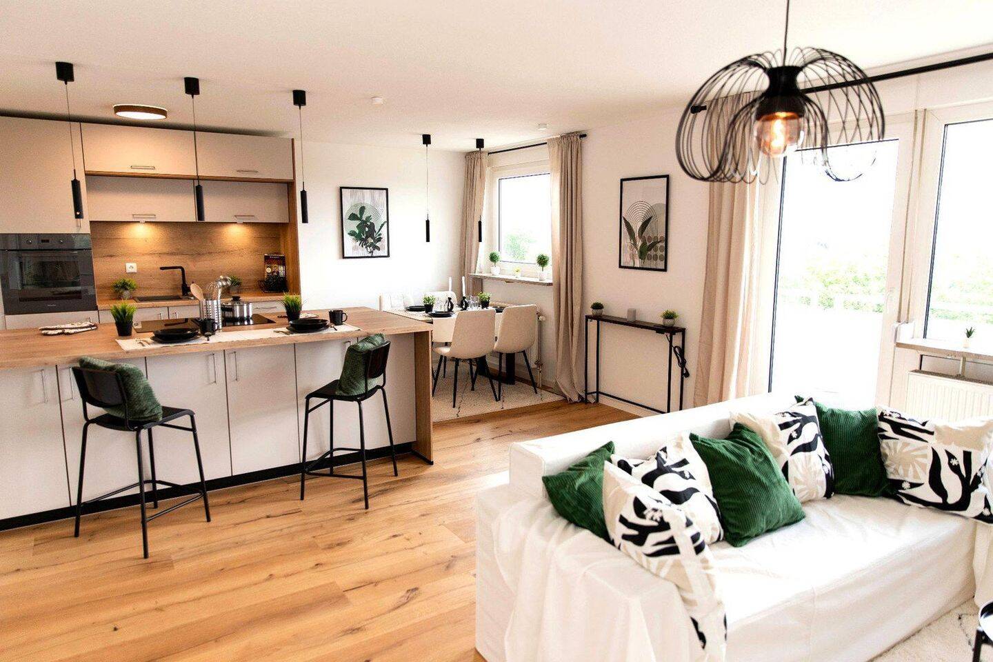 Frisch renovierte 3-Zi-Whg mit EBK, sofort bezugsfrei, Schwimmbad, PROVISIONSFREI, 90547 Stein