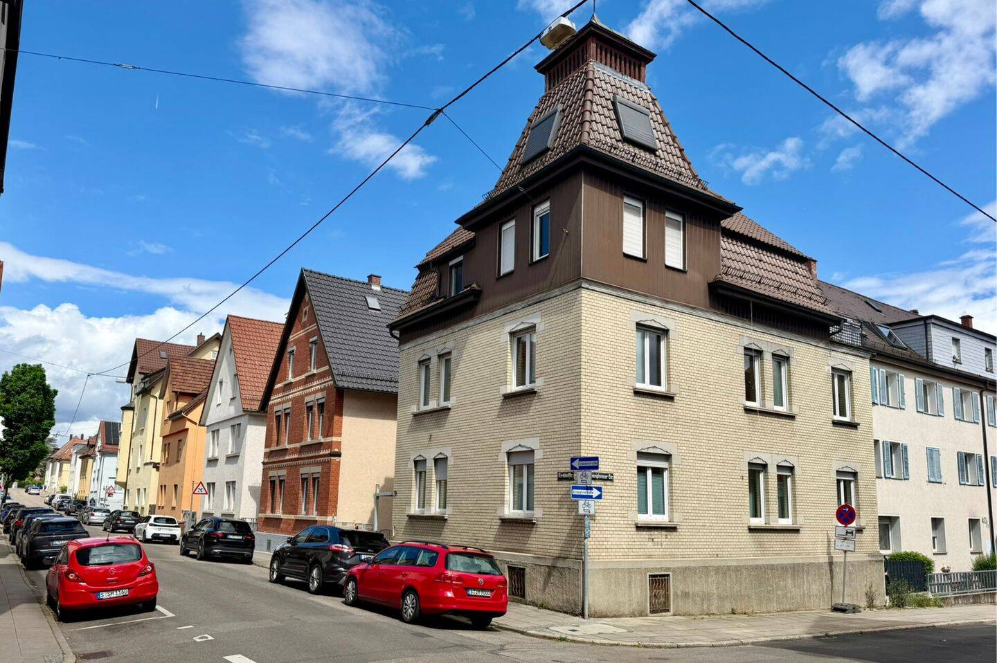 Renovierungsbedürftige 3-Zimmer-Wohnung in kleinem Mehrfamilienhaus, 70435 Stuttgart (Stammheim Zuffenhausen)