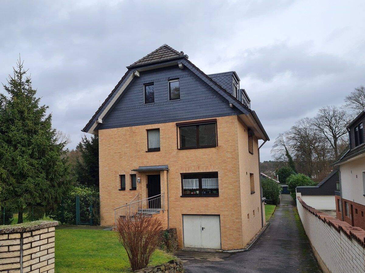 Heimelige Dachgeschosswohnung in ruhiger Waldrandlage von Schildgen !!!, 51467 Bergisch Gladbach (Dünnwald)