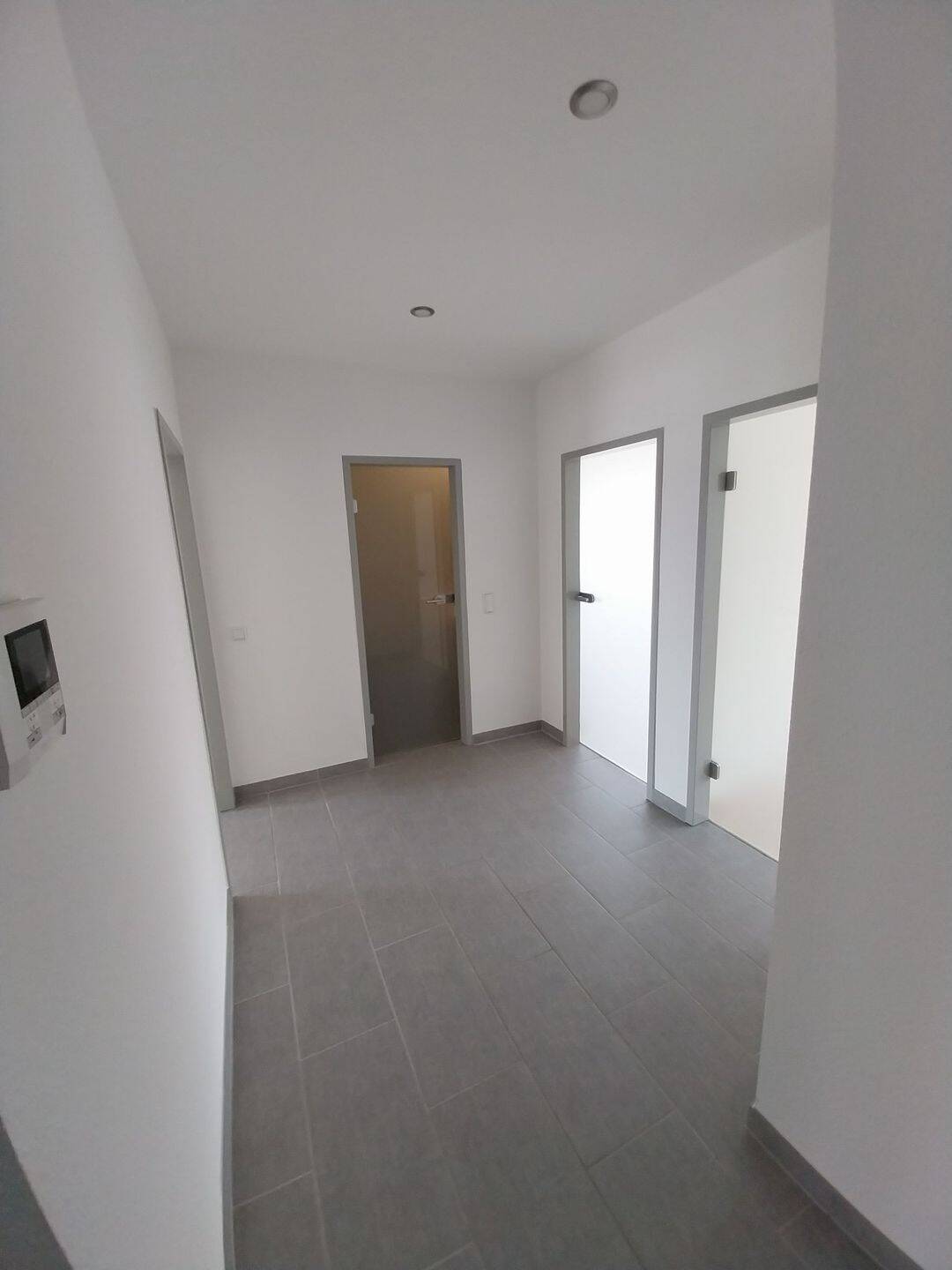 Schöne bezugsfertige 3-ZKB (80m²) mit Einbauküche und großer Dachterrasse in Eppelborn-Wiesbach, 66571 Eppelborn