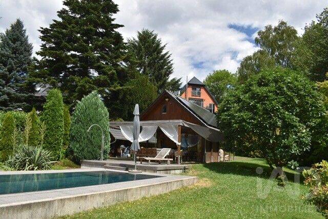 Exklusives Dreifamilienhaus auf 4330 qm Parkgrundstück mit Pool, Saunahaus, neue Fenster und Dach, 9116 Chemnitz