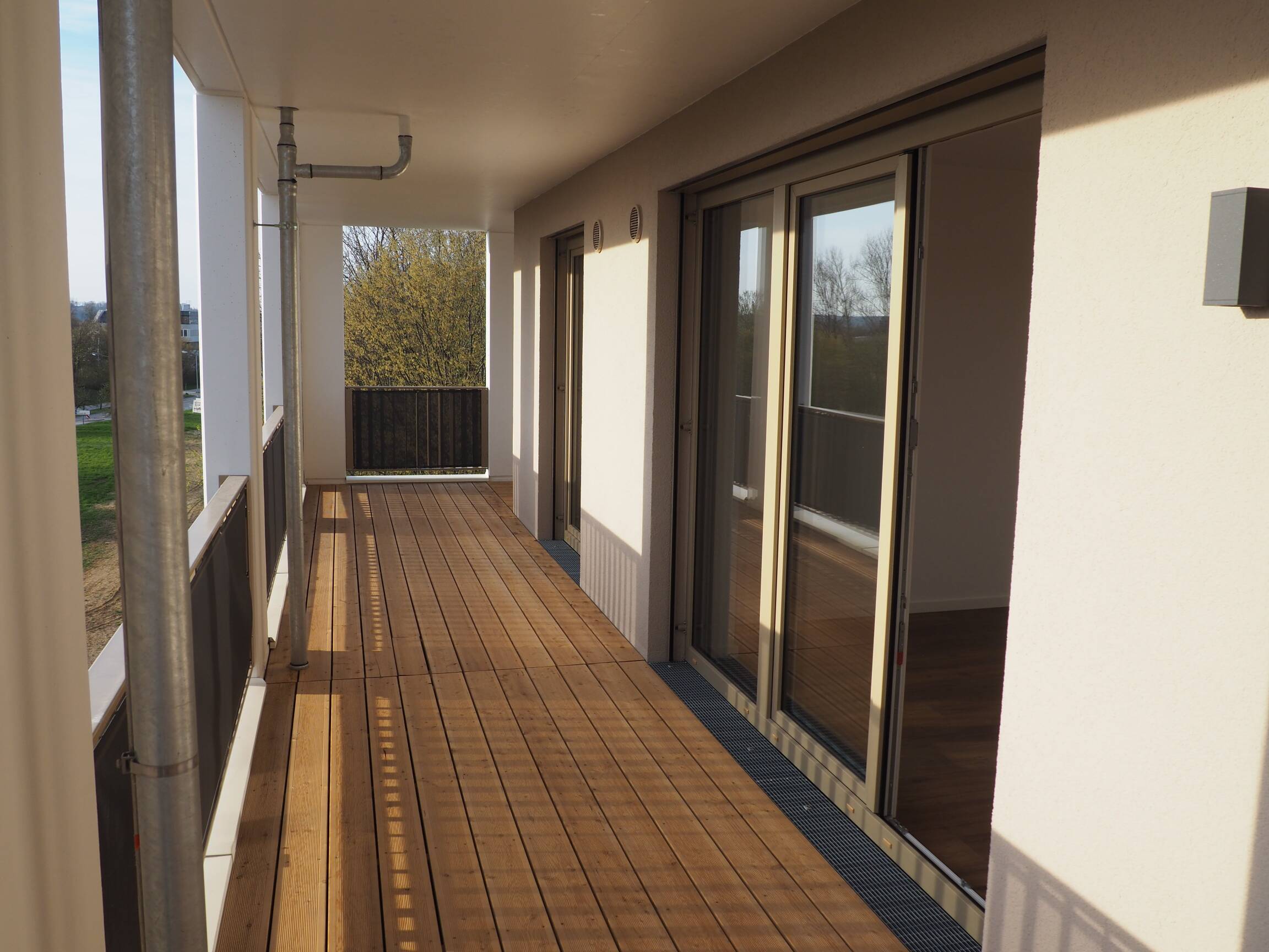 Helle 2-Zimmer-Wohnung mit großer Loggia und hochwertiger EBK in Regensburg, 93053 Regensburg (Galgenberg Kasernenviertel Kumpfmühl-Ziegetsdorf-Neuprüll Oberisling-Graß)