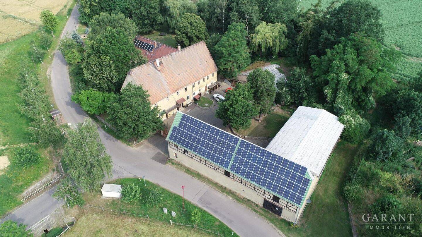 Ehemaliger 3-Seitenhof bei Leisnig – mit drei Wohneinheiten, Nebengebäude und PV-Anlage, 4703 Leisnig