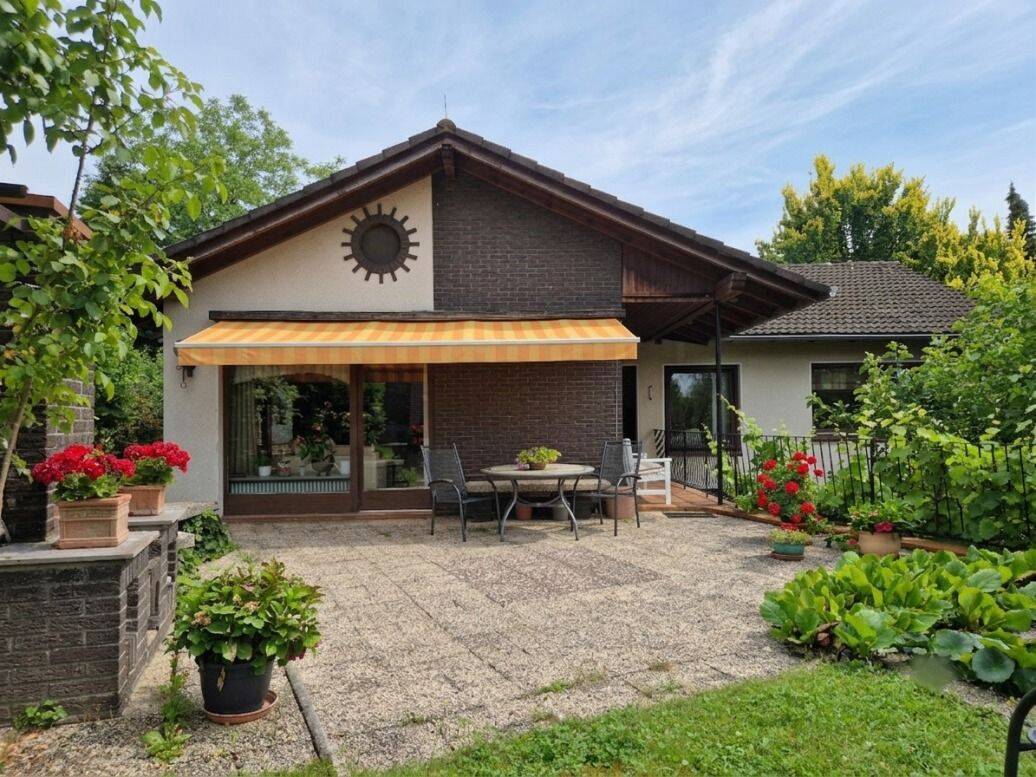 Charmantes, freistehendes Einfamilienhaus in begehrter Lage von Kassel-Wolfsanger, 34125 Kassel