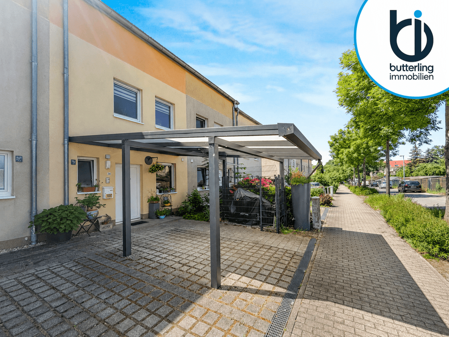 Familienfreundliches Reihenmittelhaus mit Terrasse, großem Wellnessbad und Carport, 4129 Leipzig (Eutritzsch)