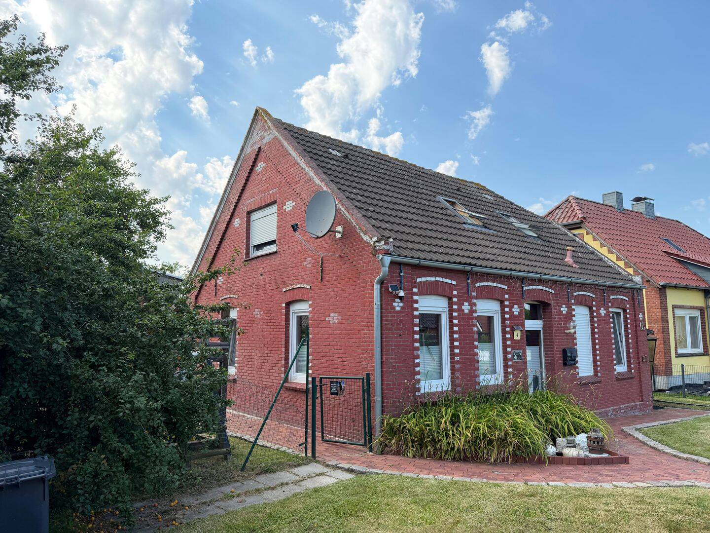 Einfamilienhaus in ruhiger Lage mit Eigentumsgrundstück zu verkaufen!, 26759 Hinte