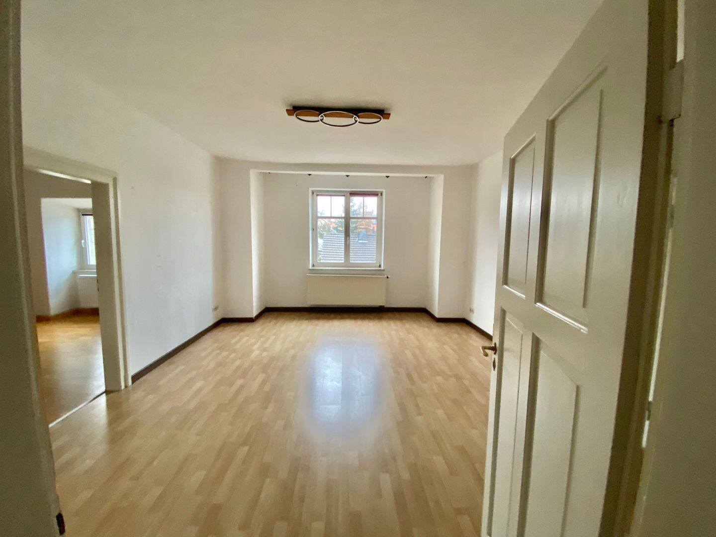 Stilvolles Wohnen in geräumiger DG Wohnung- in toller Villa in Sonneberg, 96515 Sonneberg