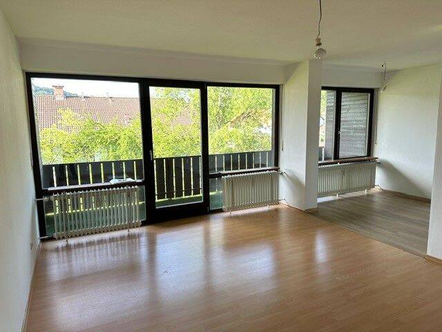 Helle 3-Zi.-Wohnung mit großem Balkon in Waging a. See, 83329 Waging a. See (Waging am See)