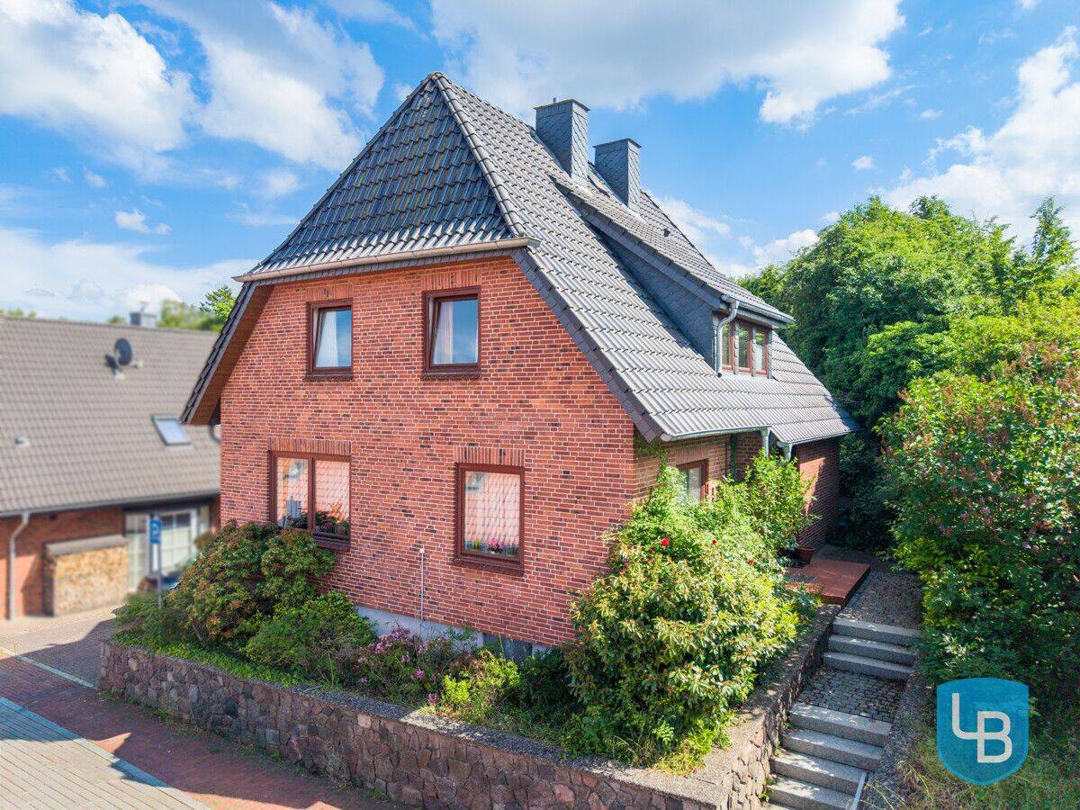 Mitten in Plön! Großzügiges EFH in beeindruckender Lage mit Ausblick!, 24306 Plön