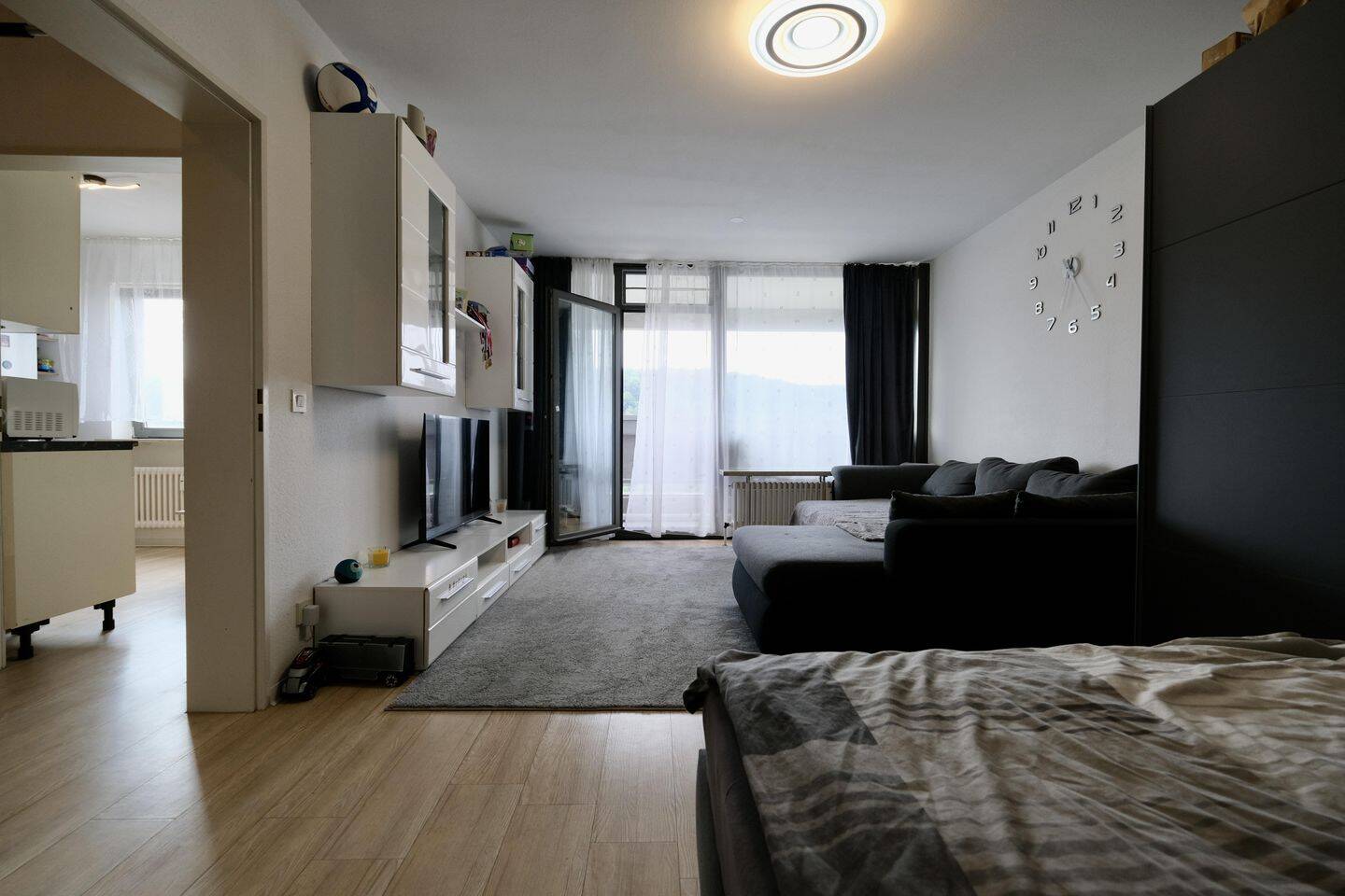 Rentabel vermietete Wohnung mit Balkon im 11. Stock, 66119 Saarbrücken