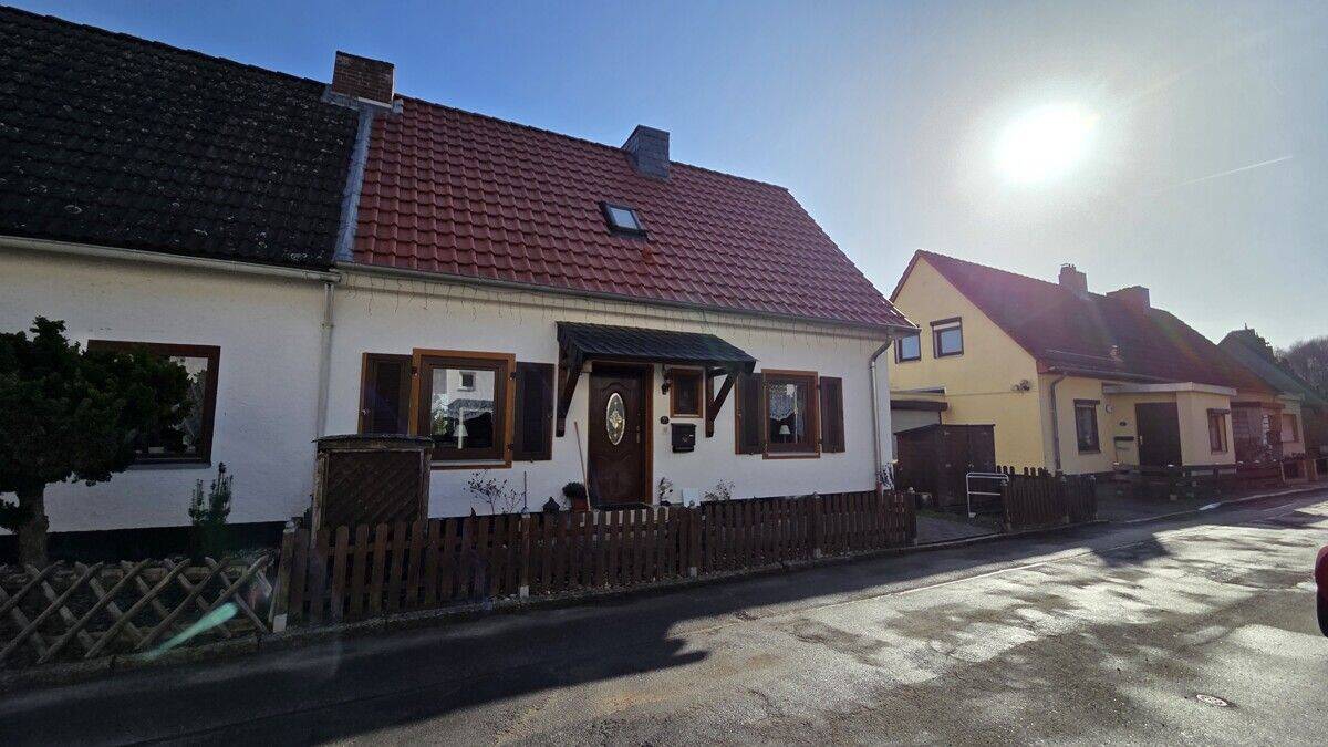 Gemütliche Doppelhaushälfte mit Terrasse und Gartenfläche in ruhiger Lage von Salzgitter-Bad, 38259 Salzgitter