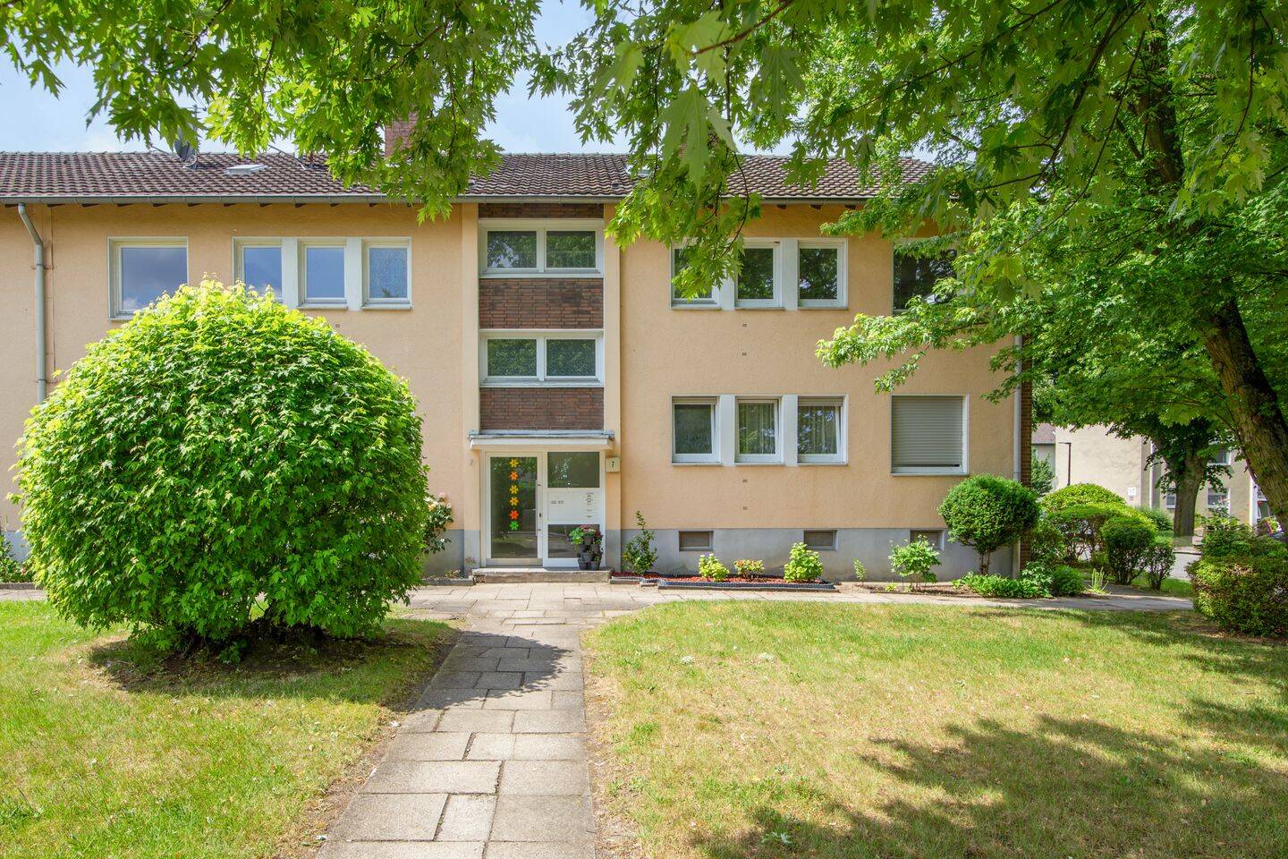 Freigezogene renovierte 3 – Zimmer Eigentumswohnung ca. 65 m² mit Loggia in Mülheim-Altstadt II, 45473 Mülheim an der Ruhr