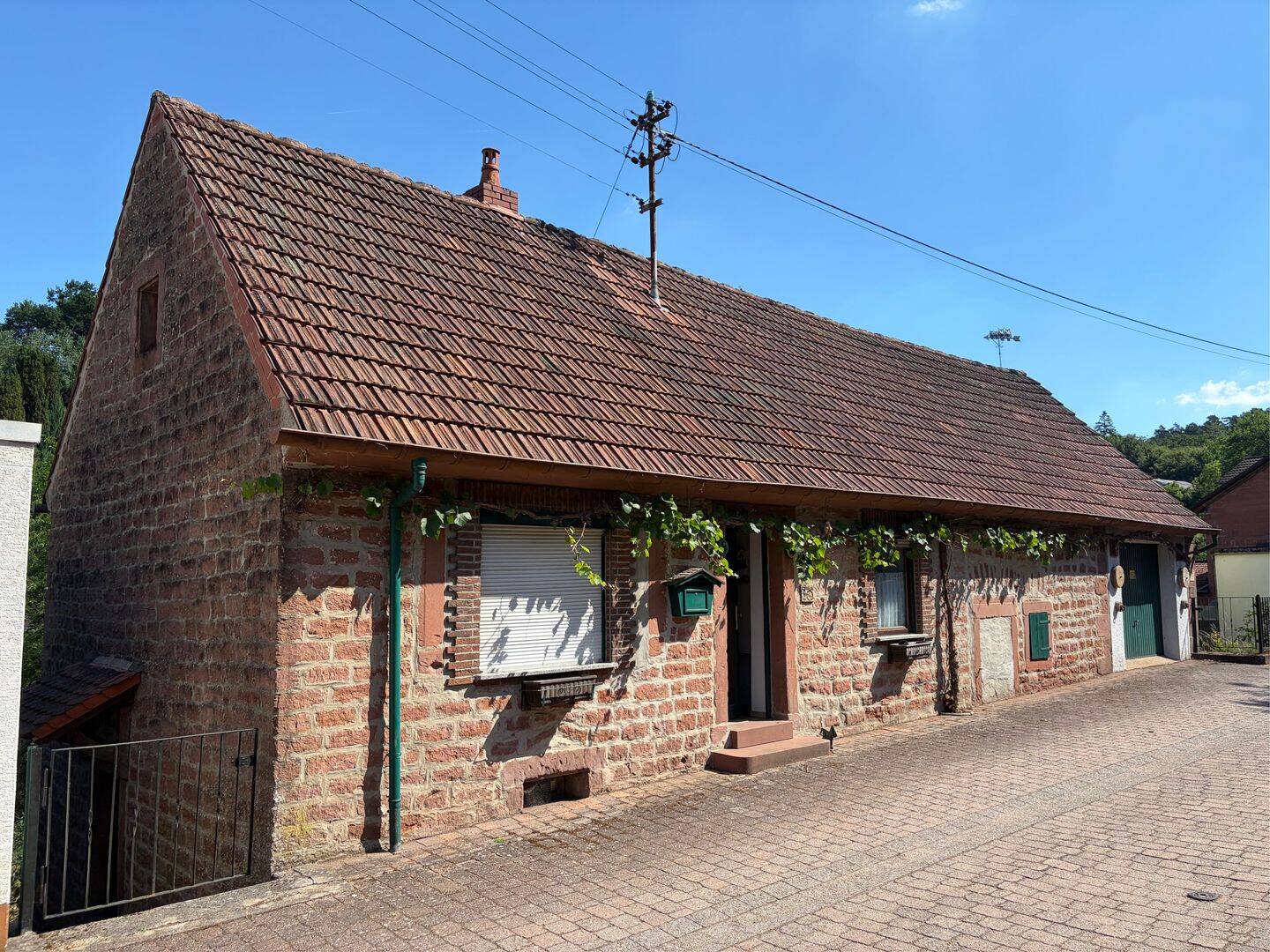 Kleines freistehendes Einfamilienhaus, auch als Ferienhaus geeignet, in idyllischer Lage in Lemberg- Langmühle, 66969 Lemberg