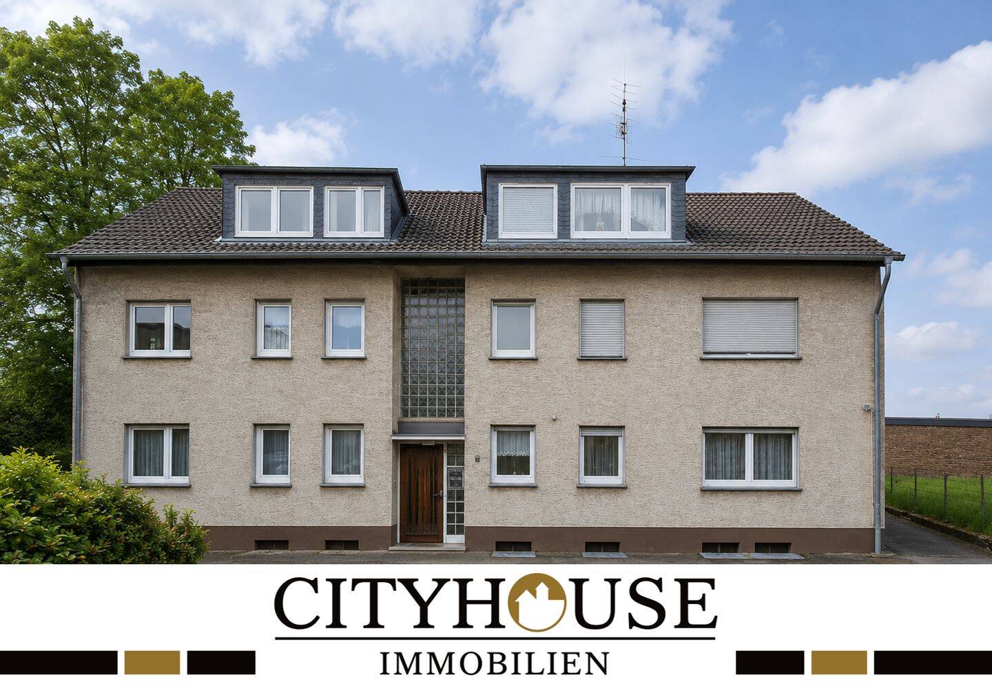 CITYHOUSE: Solide vermietetes Mehrfamilienhaus mit XXL Grundstück Balkonen, Garagen, Stellplätzen,, 51145 Köln (Porz Eil Elsdorf Urbach)