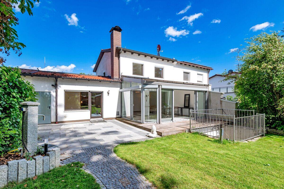 Attraktive DHH mit beheiztem Wintergarten,, 81249 München (Allach-Untermenzing Aubing-Lochhausen-Langwied Pasing-Obermenzing)