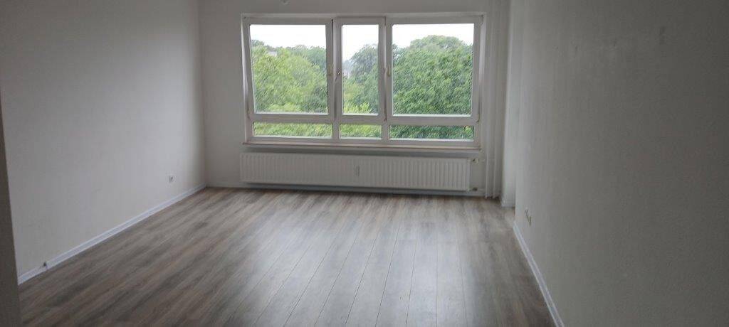 Moderne 3-Zimmer-Wohnung mit Balkon in Delmenhorst, 27749 Delmenhorst (Düsternort Mitte Schafkoven/Donneresch Stickgras/Annenriede)