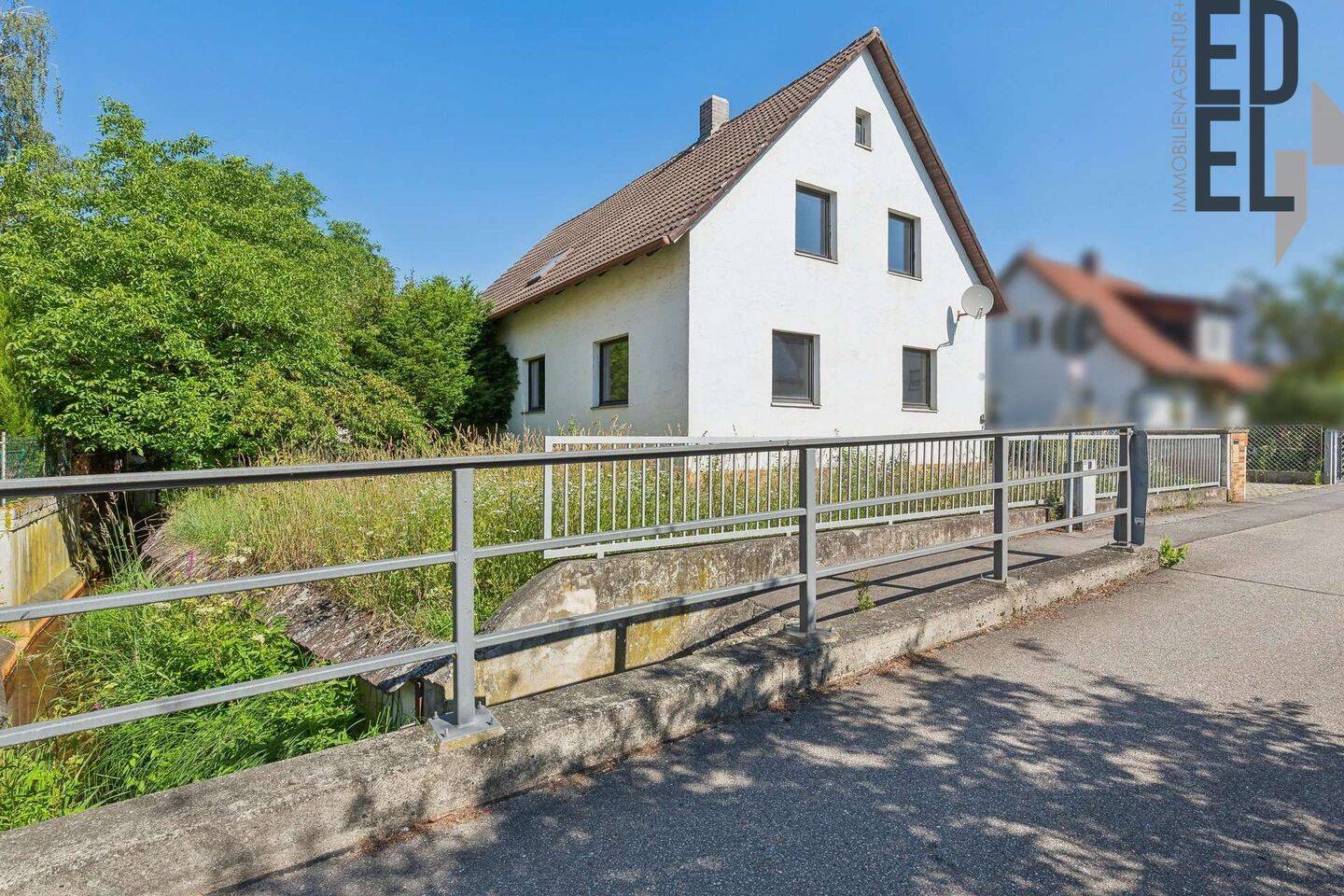 Großzügiges Wohnhaus mit Nebengebäuden, Werkstätten und vielfältigen Nutzungsmöglichkeiten, 92421 Schwandorf