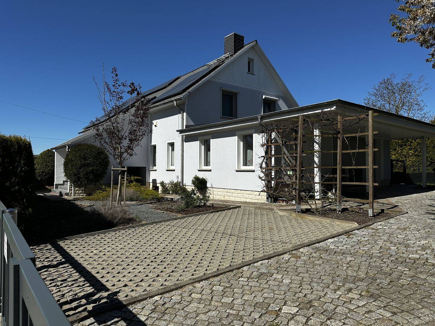 Effizienzhaus A mit Pool, PV & Wärmepumpe zum Soforteinzug, 4720 Döbeln
